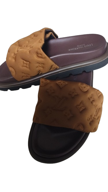 LV Sexy Slides
